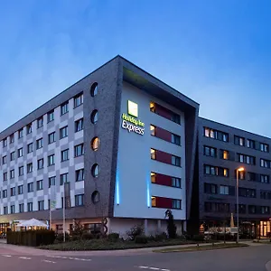 Hotel Holiday Express Airport By Ihg, Brémy